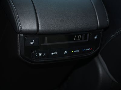 2020 Toyota Highlander - Photo 18