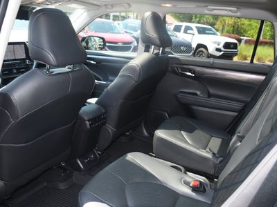 2020 Toyota Highlander - Photo 17