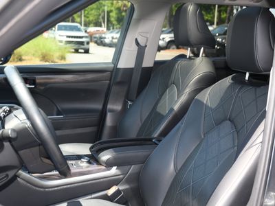 2020 Toyota Highlander - Photo 13