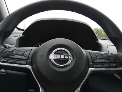 2024 Nissan Altima — photo 12 view