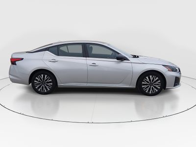2024 Nissan Altima — photo 8 view