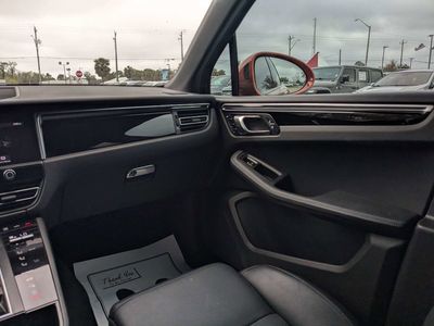 2023 Porsche Macan - Photo 17