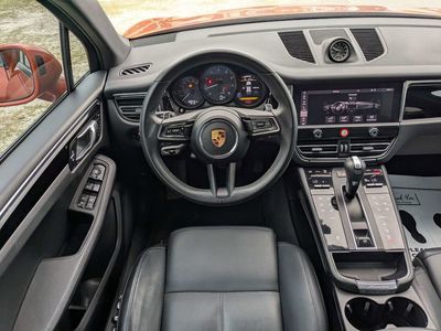 2023 Porsche Macan - Photo 16