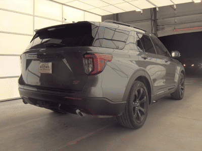 2022 Ford Explorer - Photo 2