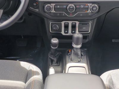 2026 Jeep Wrangler — photo 19 view