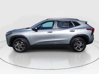 2025 Chevrolet Trax - Photo 4
