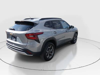 2025 Chevrolet Trax - Photo 7