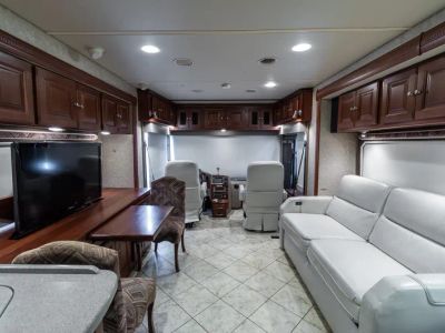 2011 Itasca Meridian - Photo 2