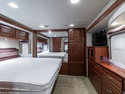 2011 Itasca Meridian - Photo 24