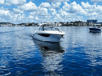 2025 Sea Ray SLX 400 Outboard - Photo 4