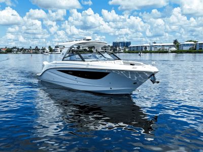 2025 Sea Ray SLX 400 Outboard - Photo 3