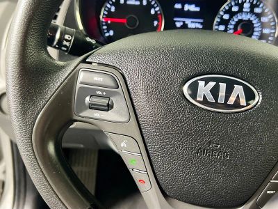2017 Kia Forte — photo 15 view