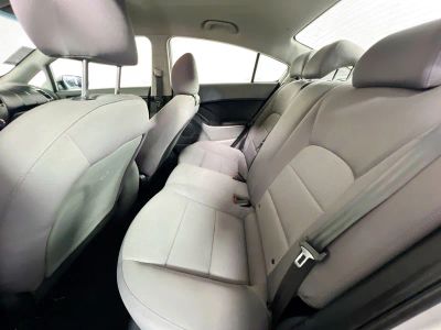 2017 Kia Forte — photo 22 view