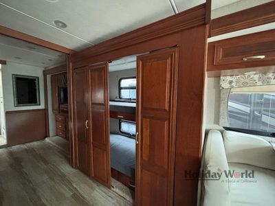 2018 Forest River Legacy SR 340 - Photo 13