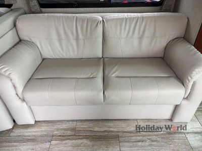 2018 Forest River Legacy SR 340 - Photo 11
