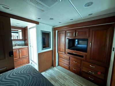 2018 Forest River Legacy SR 340 - Photo 17