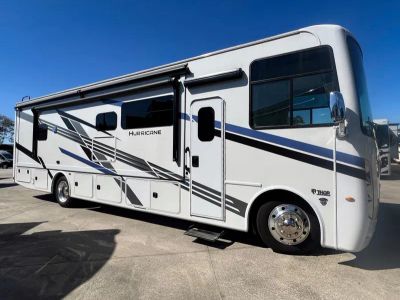 2025 Thor Motor Coach HURRICANE - Photo 23