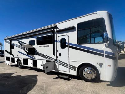 2025 Thor Motor Coach HURRICANE - Photo 24