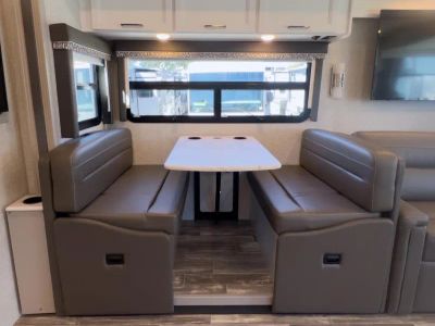 2025 Thor Motor Coach HURRICANE - Photo 15