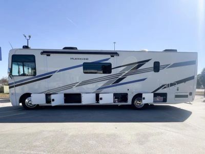 2025 Thor Motor Coach HURRICANE - Photo 26