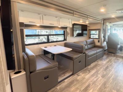 2025 Thor Motor Coach HURRICANE - Photo 13