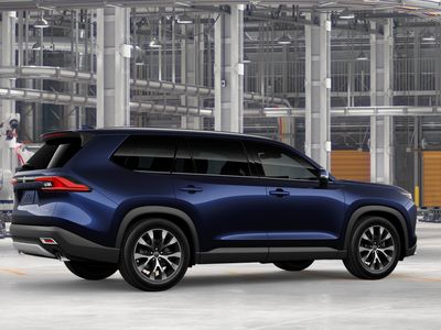 2026 Toyota Grand Highlander Hybrid - Photo 11