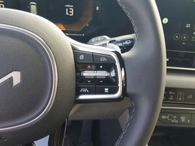 2026 Kia Carnival Hybrid — photo 8 view