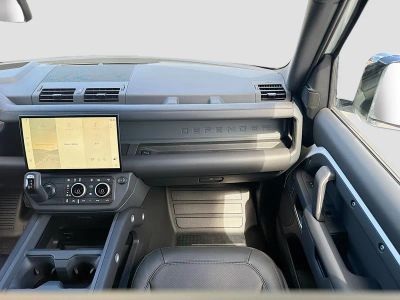 2026 Land Rover Defender 110 — photo 18 view