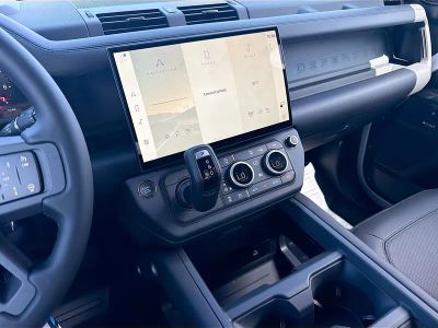 2026 Land Rover Defender 110 — photo 28 view