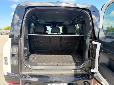 2026 Land Rover Defender 110 — photo 12 view