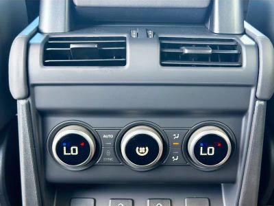 2026 Land Rover Defender 110 — photo 20 view