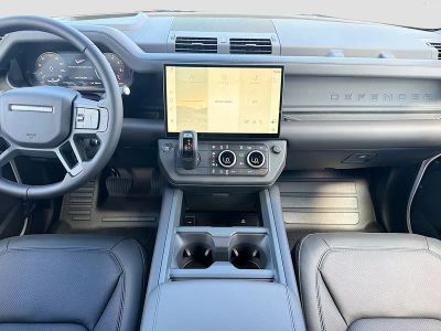 2026 Land Rover Defender 110 — photo 19 view