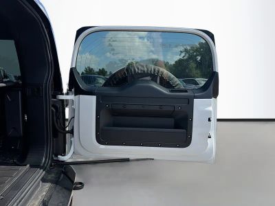 2026 Land Rover Defender 110 — photo 13 view