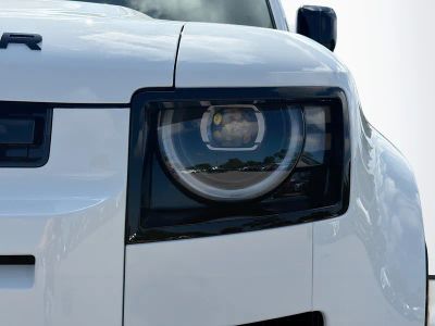 2026 Land Rover Defender 110 — photo 9 view
