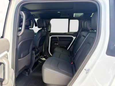 2026 Land Rover Defender 110 — photo 21 view