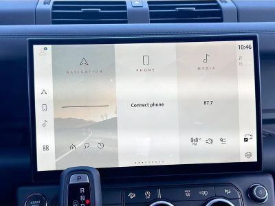2026 Land Rover Defender 110 — photo 32 view