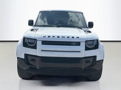 2026 Land Rover Defender 110 — photo 8 view