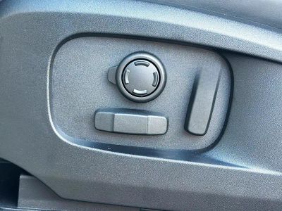 2026 Land Rover Defender 110 — photo 25 view