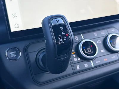 2026 Land Rover Defender 110 — photo 29 view