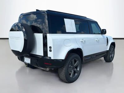 2026 Land Rover Defender 110 — detail view