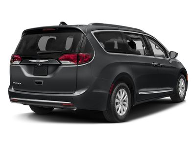 2017 Chrysler Pacifica - Photo 4