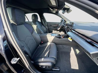 2027 BMW 5 Series — photo 23 view