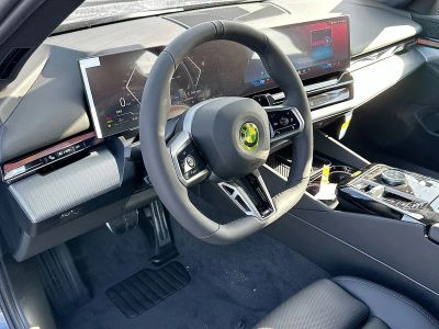 2027 BMW 5 Series — photo 7 view