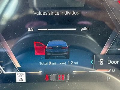 2027 BMW 5 Series — photo 9 view