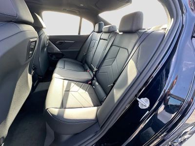 2027 BMW 5 Series — photo 19 view