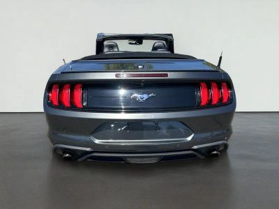 2020 Ford Mustang — interior view