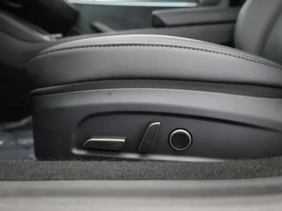 2024 Tesla Model 3 — photo 11 view