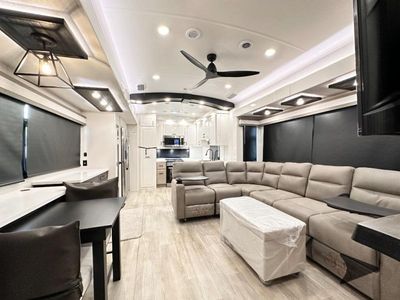 2026 Jayco Pinnacle - Photo 25