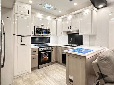 2026 Jayco Pinnacle - Photo 31