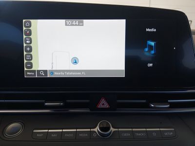 2024 Hyundai Elantra — photo 17 view
